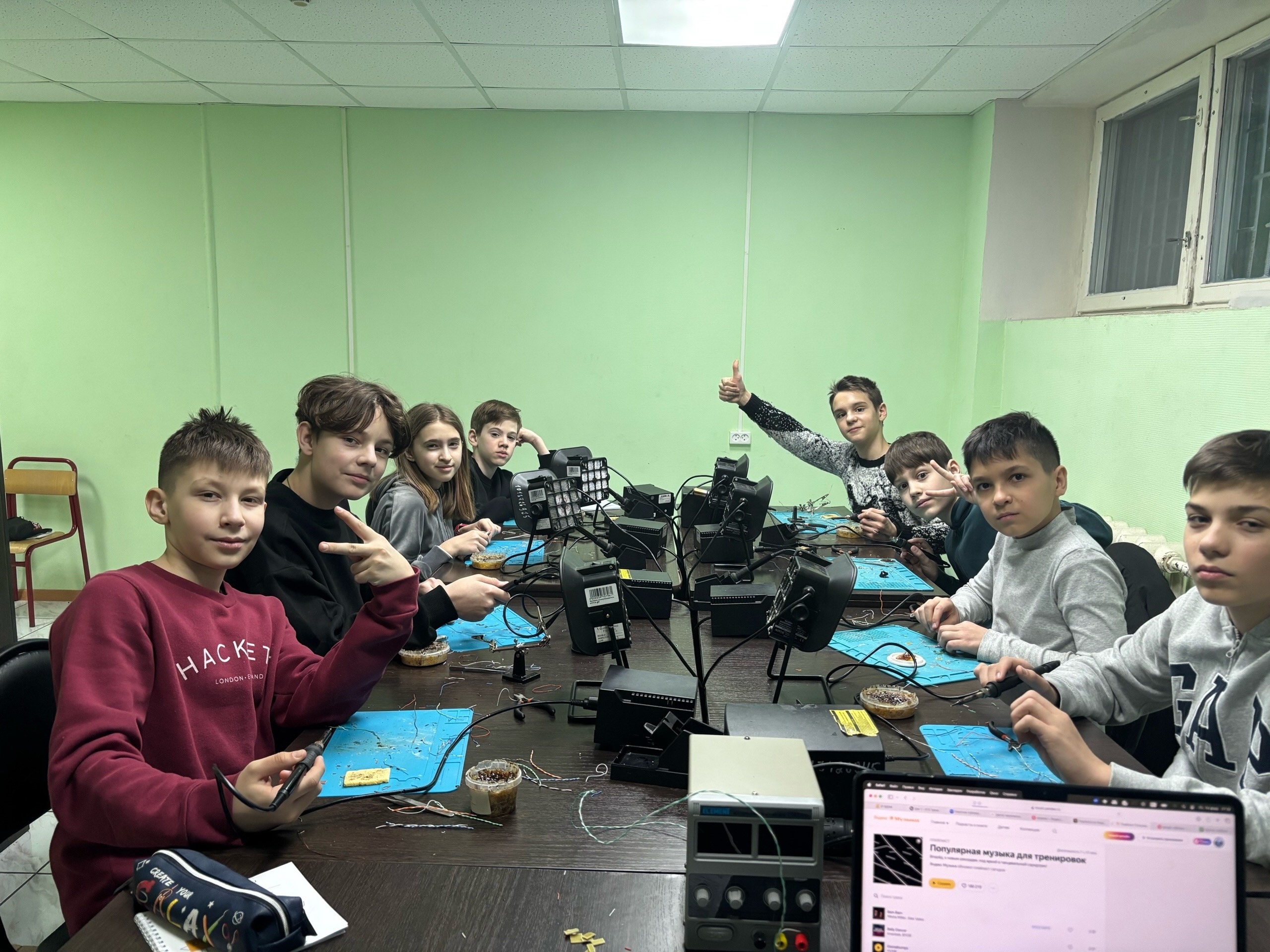 Паяние + схемотехника продолжающие